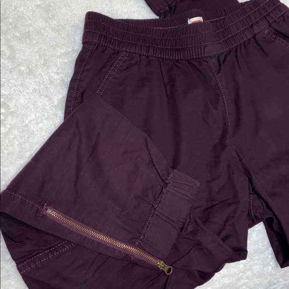 Levi Joggers - Picture 3 of 3